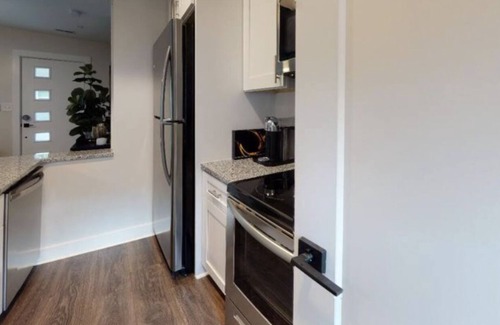 Villa Heights Apartment | Boutique Condo near Spectrum Center & Bank of America Stadium