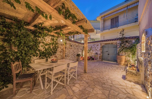 Malia House | Boutique Cretan house - Old Malia (Incl. Jacuzzi)