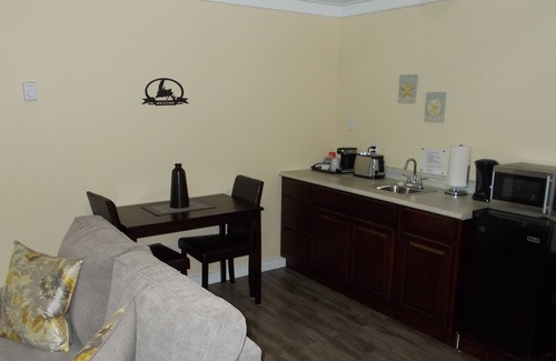 Glenburnie-Birchy Head-Shoal Brook Apartment | Boutique Oceanfront Suite Within Minutes of Tablelands and Woody Point