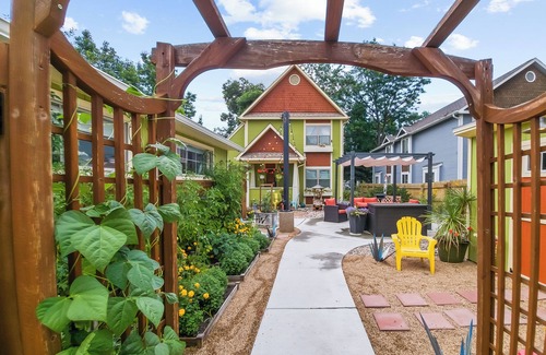 University Park Apartment | Boutique Studio Apartment Hotel across from CSU in Old Town Fort Collins! Very close to perfect when it comes to hotel suites, The Hemingway Studio at Remington Flats has a seaside breezy feel and decor that promotes creativity, spontaneity, and a b