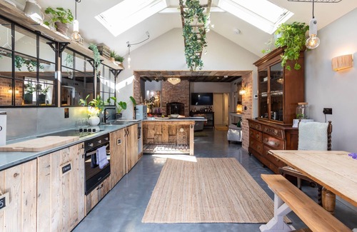 Nantwich Apartment | Boutique, three storey Georgian Town House, ground floor apartment with garden