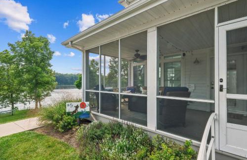 Ottawa House | Bow Wow on the River