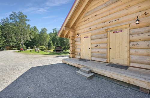 Hope Cabin | Bowman's Cabin - a private cabin in Hope, Alaska right on Bear Creek