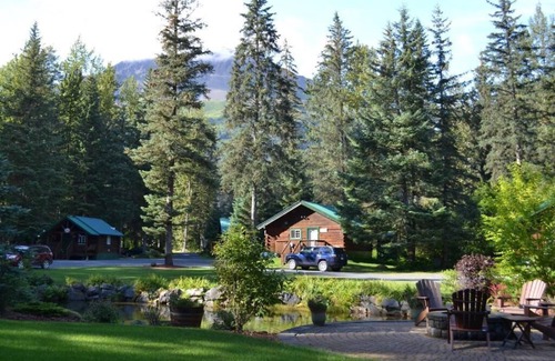 Bear Creek Cabin | Box Canyon Cabin "Fisherman's Cabin" - 3 bed, WIFI