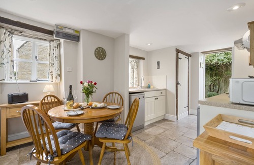 Broadwell Cottage | Box Cottage - a cotswold cottage that sleeps 2 guests in 1 bedroom