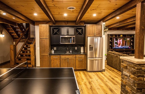 Boyne City House | Boyne Mountain - Ski-In/Out, featuring 4 master suites with an outside Hot Tub