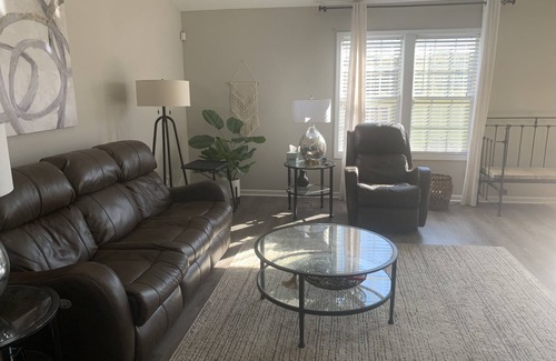 Winston - Salem House | BR# 2-Spacious Bdrm/on golf course/shared Bath & shared House with other renters