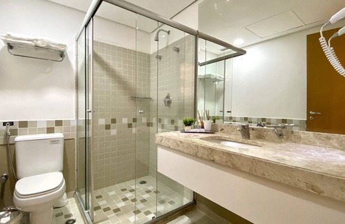 Alphaville Industrial Apartment | Beautiful Renovated Flat in Alphaville with wifi+1 space