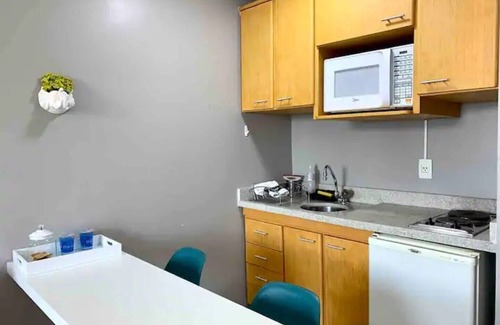 Alphaville Industrial Apartment | One Bedroom Apt in Alphaville with Wi-Fi and AC
