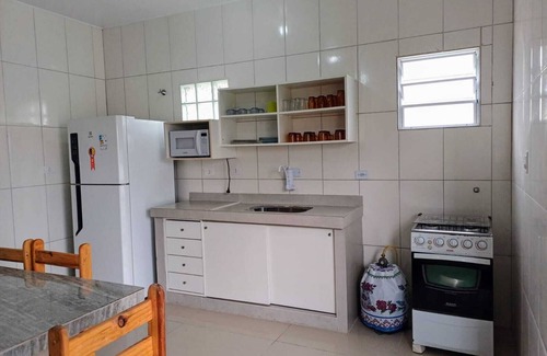 Guaratuba House | House 300 meters from Balneário Coroados Beach