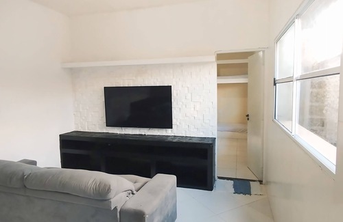 Pontal de Santa Marina House | House 5 minutes from Serramar Caraguatatuba shopping mall.
