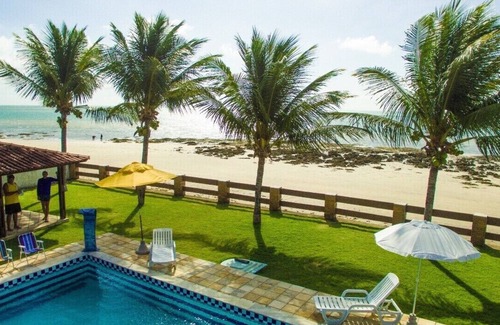 Sao Luzia House | Spectacular Casa Beira Mar in front of the beach of Tabuba, Suitable for Events