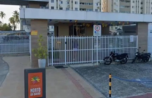 Barra dos Coqueiros Apartment | Apartment right on the sand with sea view!