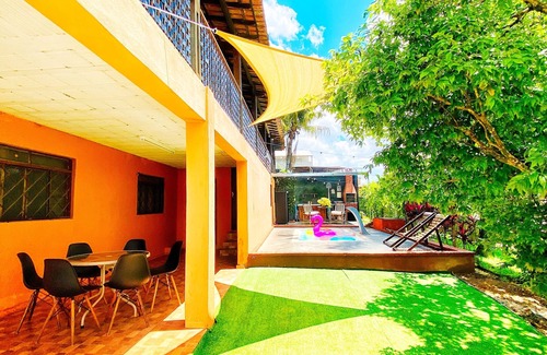 California Villa | Casa Charmosa em BH Piscina com Hidro, Cascata e Área Gourmet Privativa