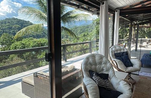 Pontal House | Mansion with sea view in gated community