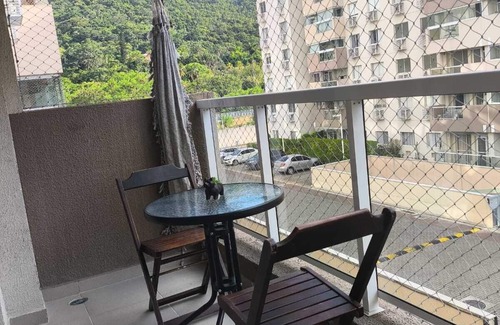 Recreio dos Bandeirantes Apartment | Luxury apartment in Recreio complete with suite, garage near the beach.