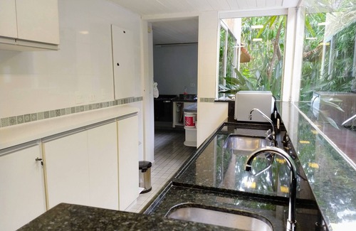 Praia de Santiago House | Luxury and Safe Condo /Beach of Santiago /Beachfront 4 Bedrooms /3 Suites