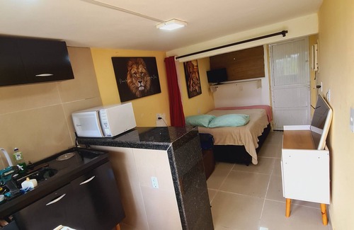 Senador Vasconcelos House | House in Campo Grande RJ With air conditioning and computer.