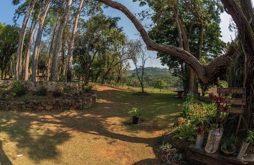 Sete Pontes House | Chacara pe na areia 500 mts de prainha particular 12 suítes, campo futebol 50h