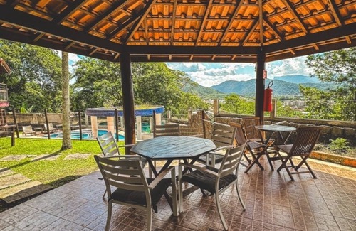 Tenorio House | Cinematic house overlooking Itagua beach, Ubatuba