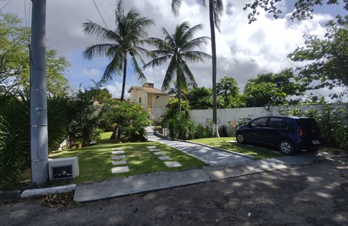Buraquinho House | Casa em Vilas do Atlântico com Piscina Perto da Praia