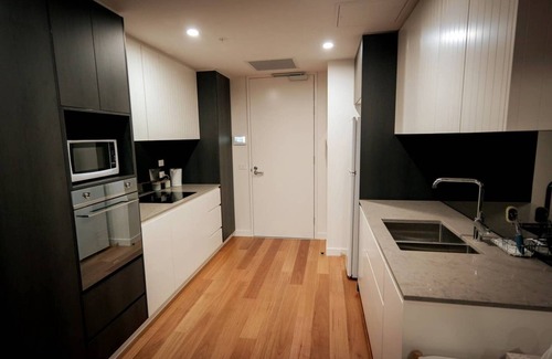 Braddon Apartment | Braddon Brand New 1BR Apt, WiFi, Secure Parking.