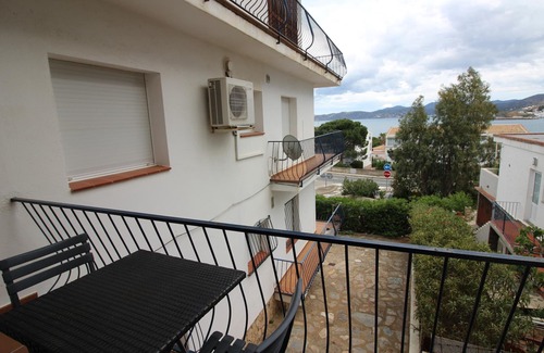 Llanca Apartment | BRAMANT 5 - Primera planta con terraza, vistas al mar y parking.