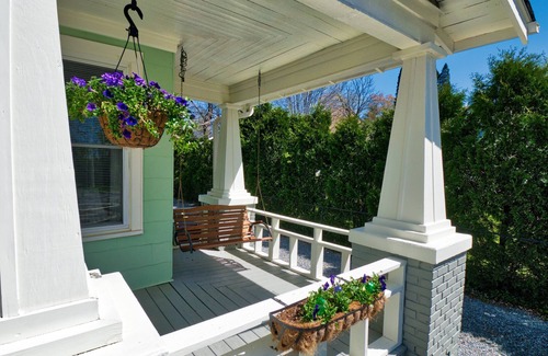 West Side Historic District House | Bramley House: 3 Blk. Walk to DWTN Hendersonville-Lovingly Restored