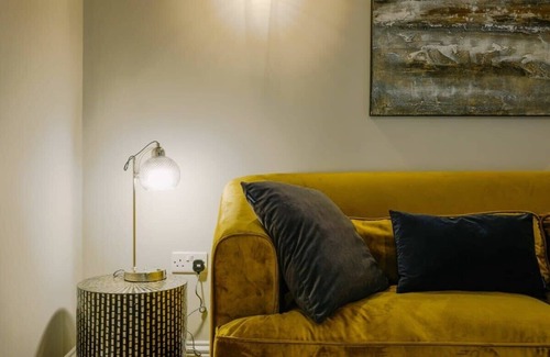 Patchway Apartment | Brand New 1 Bedroom Apartment Close to MOD