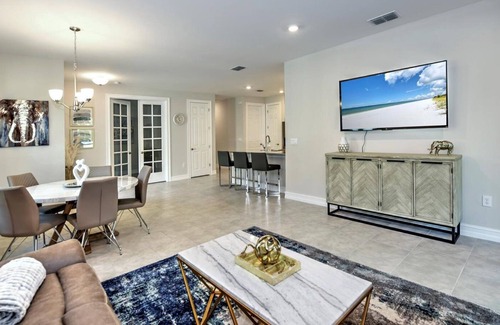 Naples Villa | Brand New 2/2 Villa w/ Den in Designer Enbrook Commnuity