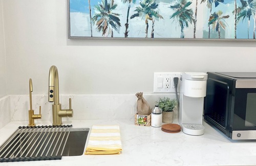 South Redlands Apartment | BRAND NEW 2-bdrm Guesthouse with WiFi, AC in marvelous Redlands