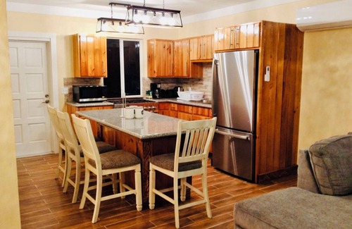 William's Town Villa | Brand New! 3 Bedroom, 2 bath, Sleeps 8, 8 Min. Drive to Top Beach