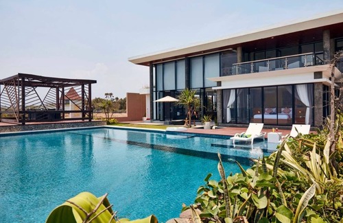 East Selemadeg Villa | Brand new absolute beachfront retreat