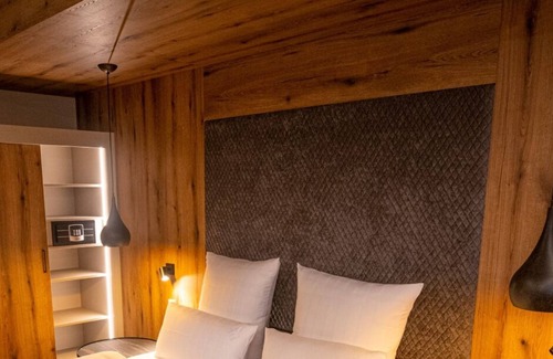 Dahn Resort | BRAND NEW and modern: [GUESTHOUSE]. In the middle of the Dahner Felsenland. Pure nature!