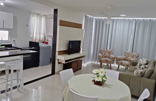 Guarapari Apartment | Brand New Apartment, sleep 6 people, 3 mins walk from the beach