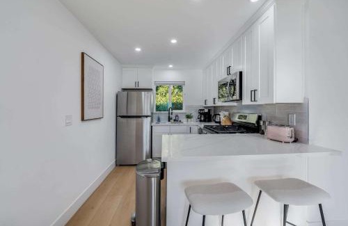 Sunnyvale West House | Brand New Apt W Parking Blocks From Downtown- E