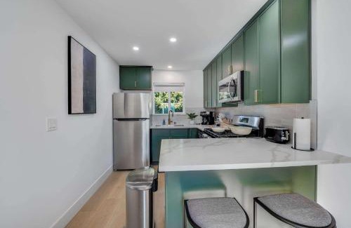 Sunnyvale West House | Brand New Apt W Parking Blocks From Downtown- F