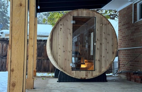 Scenic Heights Apartment | Brand New Arvada Guest Suite| Sauna | Fire Pit