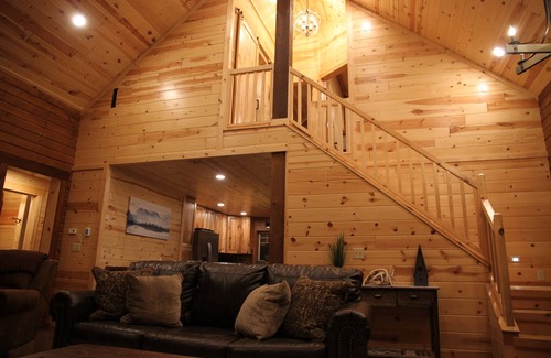 Spooner Cabin | Brand NEW Cabin in the Pines w Private Lake