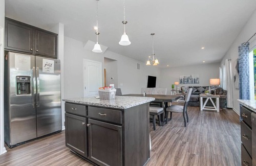Otterbien Home House | Brand new construction in well-kept HOA community.