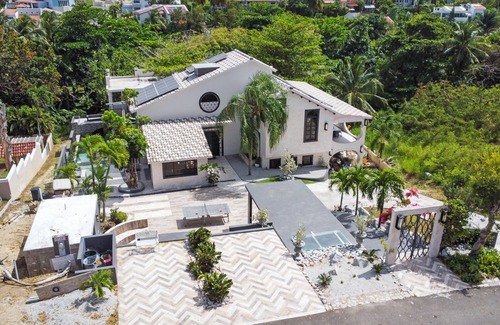 Candelero Abajo House | Brand-New Construction Designed for Luxury Living and Nonstop Entertainment.