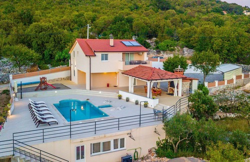 Nova Sela Villa | Brand new countryside villa with heated pool, 30 min from the coast