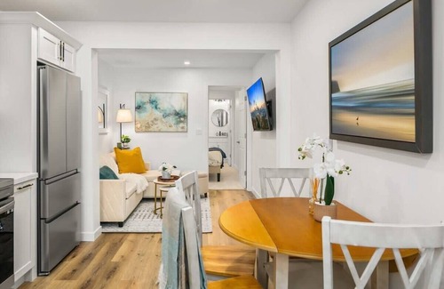 Picnic Point-North Lynnwood Apartment | Brand New Designer's Stylish 1BR Home - 1min to I5