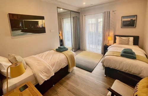 Rostrevor House | Brand new ECO Build in heart of village , near sea and mountains