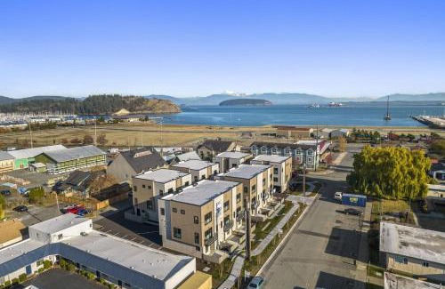 Anacortes House | Brand New Fully Updated Condo 906 in Anacortes
