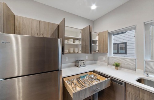 Anacortes House | Brand New Fully Updated Condo 906 in Anacortes