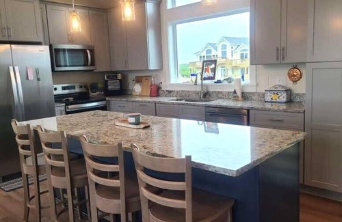 Carova Beach House | BRAND NEW home! 3 night minimum stay, 4x4 beach! Lovely views, pets