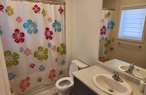 Caledonia House | Brand new home in Caledonia walking distance to river trail