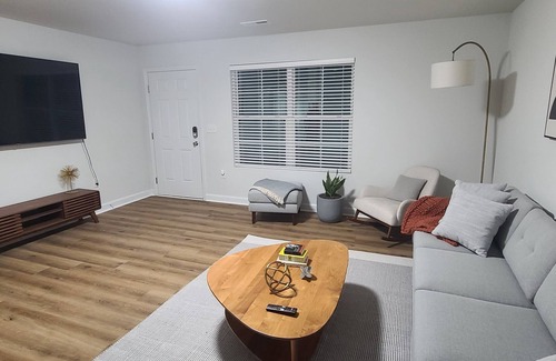 High Point House | Brand New House <5 min to HPU & Market