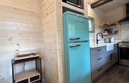 Algoma District Cabin | BRAND NEW - Intimate tiny cabin in Algoma!